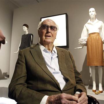 Legendarul creator de modă francez Hubert de Givenchy a murit la 91 de ani
