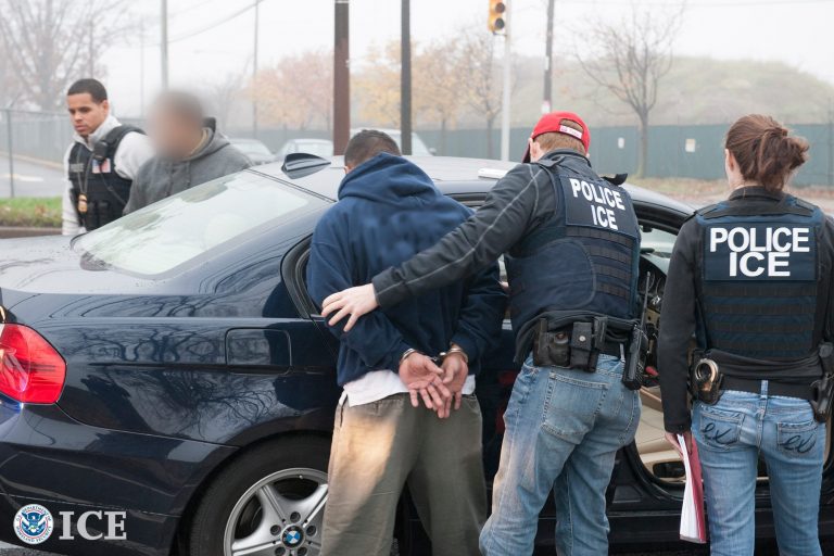 Arestări în masă în rândul imigranților în SUA. Operațiune de proporții împotriva `orașelor sanctuar`