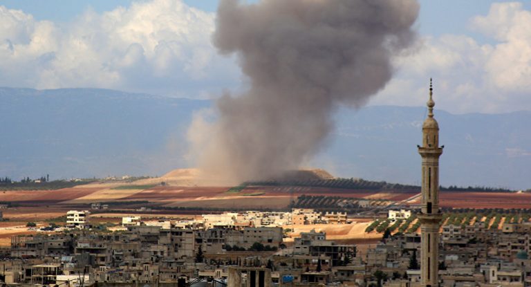 Armata siriană relansează raidurile împotriva Idlib