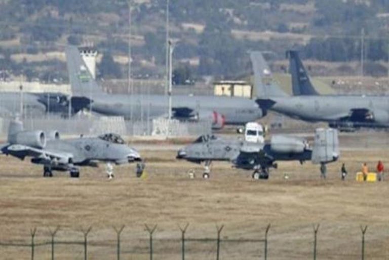 Închiderea bazei de la Incirlik, principala bază aeriană a NATO în Turcia, ar putea să coste scump Ankara (AFP)