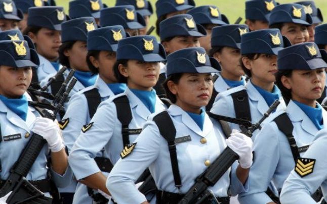 Armata terestră indoneziană a pus capăt ‘testelor de virginitate’ pentru femeile pe care le recrutează