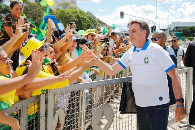 Sute de brazilieni au ieşit în stradă pentru Bolsonaro