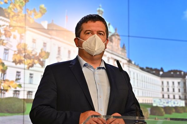 Ministrul ceh de interne ar fi propus Kremlinului un ‘troc’ prin care Praga să primească 1 milion de doze din vaccinul Sputnik V