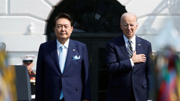 Joe Biden întinde covorul roşu pentru omologul său sud-coreean, Yoon Suk Yeol