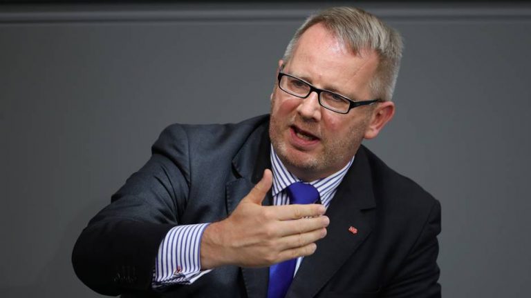 Germania : Sigmar Gabriel ar trebui să rămână ministru de externe (Johannes Kahrs)