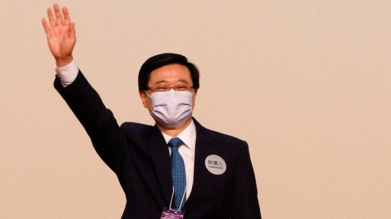 Viitorul şef al Executivului Hong Kongului, în vizită la Breijing în vederea aprobării nominalizării