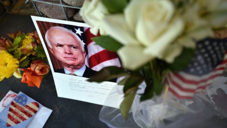 SUA: Ceremonie funerară la Catedrala din Washington în memoria lui John McCain