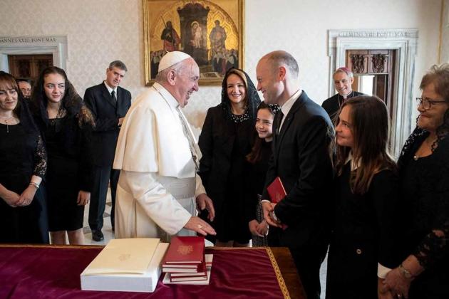 Papa Francisc l-a primit în audieţă privată pe Joseph Muscat, premierul Maltei
