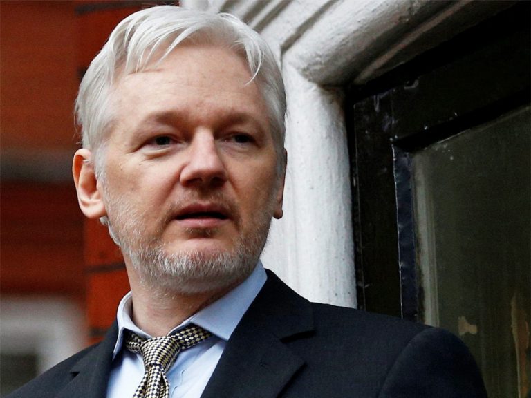 Julian Assange ia în considerare să depună mărturie în faţa Senatului SUA