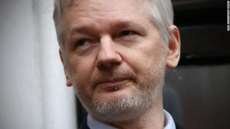 SUA atacă în justiţie refuzul justiţiei din Marea Britanie de a-l extrăda pe Julian Assange