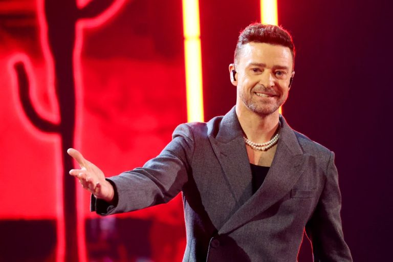 Cântăreţul Justin Timberlake, pus în libertate fără cauţiune după ce a fost acuzat de conducere în stare de ebrietate