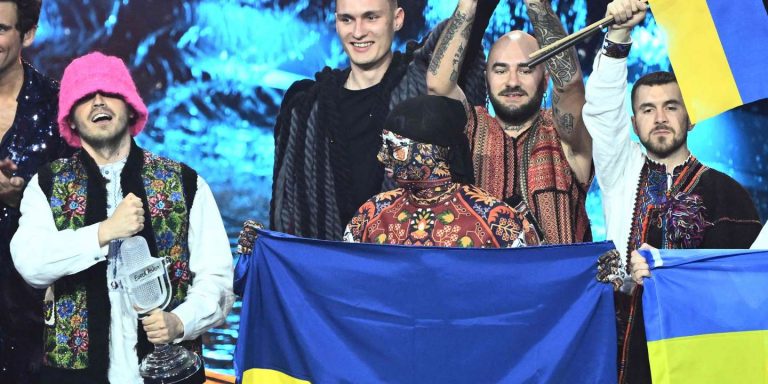 În timp ce concursul Eurovision se desfăşura, rachete ruseşti au lovit oraşul natal al concurenţilor din Ucraina