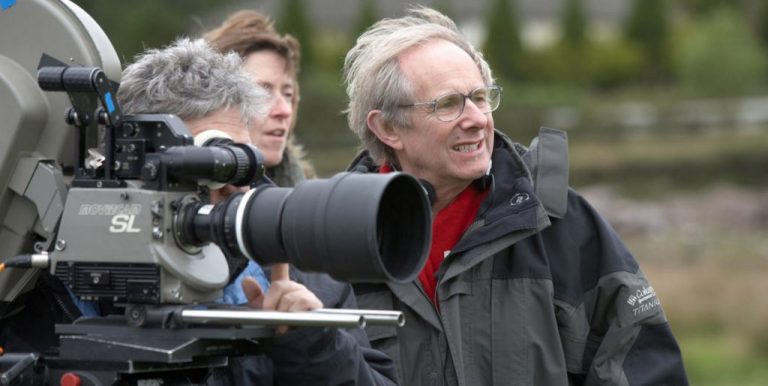 Regizorul britanic Ken Loach îl acuză pe premierul belgian de ignorarea unor “încălcari flagrante ale dreptului internaţional” după a fost acuzat de antisemitism