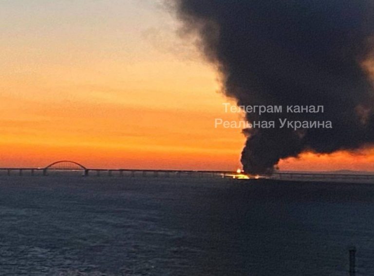 Rusia iniţiază o anchetă penală cu privire la explozia pe podul de peste Kerci – VIDEO