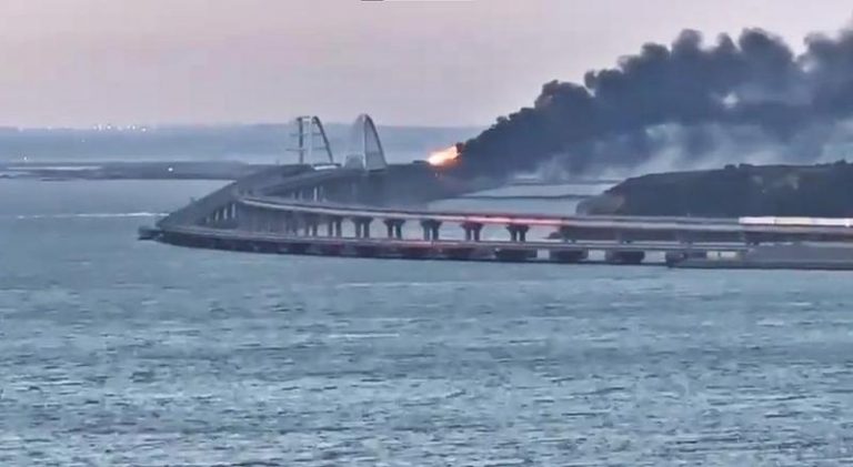 Moscova acuză Ucraina, Marea Britanie şi SUA pentru atacul asupra podului Kerci