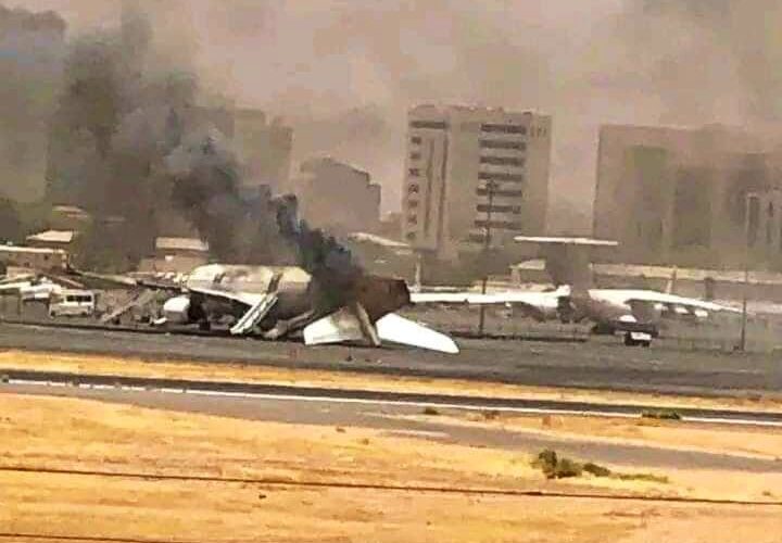 Un avion al companiei Saudia a fost avariat de focuri de armă pe Aeroportul Internaţional Khartoum – VIDEO