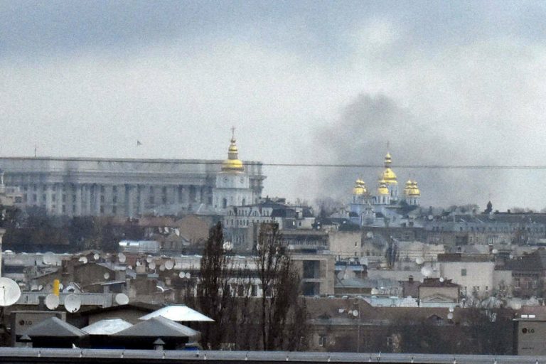 Turnul televiziunii ucrainene din Kiev, bombardat de forţe ruse