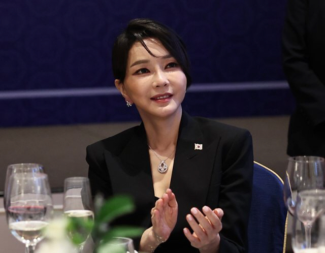 Corupția la nivel înalt în Coreea de Sud este de neoprit: Prima Doamnă a fost interogată de procurori, după ce acceptat o geantă de lux