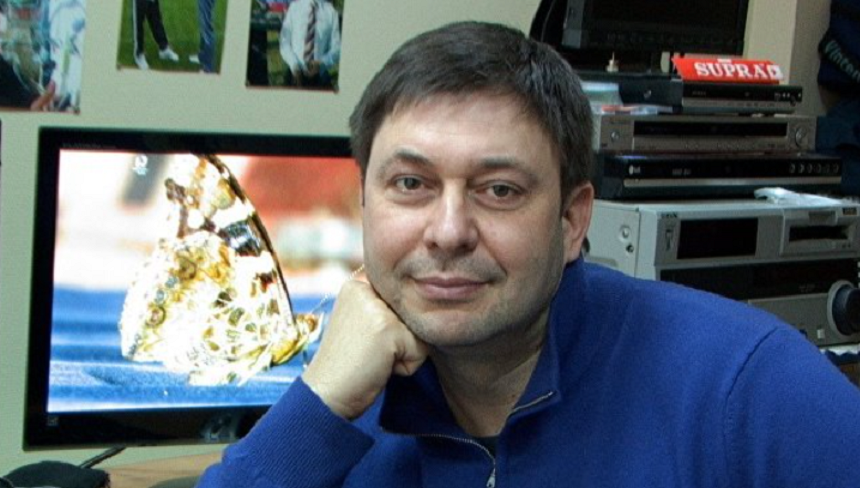 Putin califică “fără precedent” arestarea pentru “înaltă trădare” a jurnalistului Kyrylo Vychynski în Ucraina