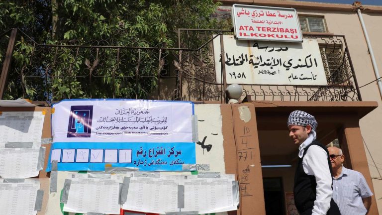 Irak: Mai multe secții de votare din oraşul Kirkuk se află sub asediu