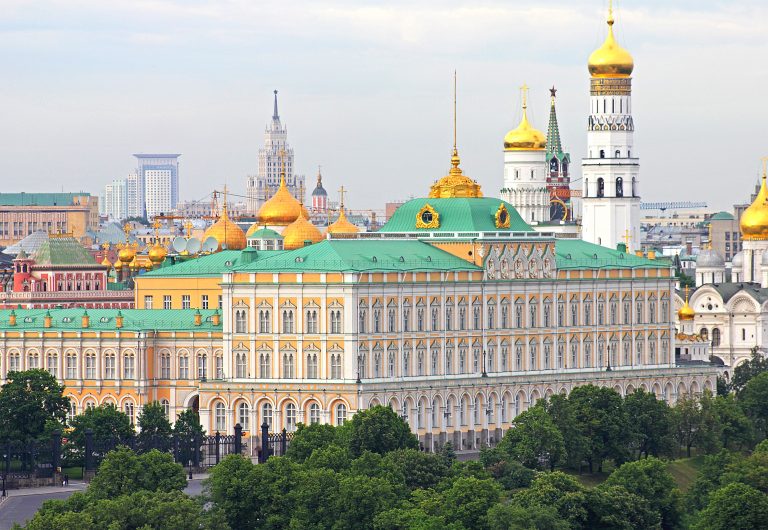 Moscova reacţionează după ce Londra a acuzat-o de lansarea unui atac cibernetic