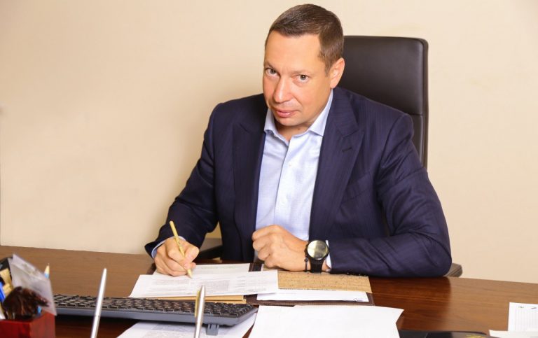 Guvernatorul Băncii Centrale a Ucrainei solicită tuturor creditorilor internaţionali să-şi suspende activitatea în Rusia
