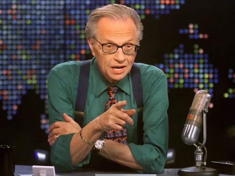 Jurnalistul american Larry King spitalizat după ce a contractat COVID-19