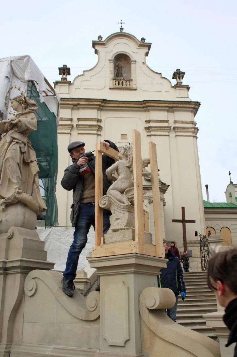 Oraşul Liov încearcă să-şi protejeze patrimoniul cultural de teama bombardamentelor ruse