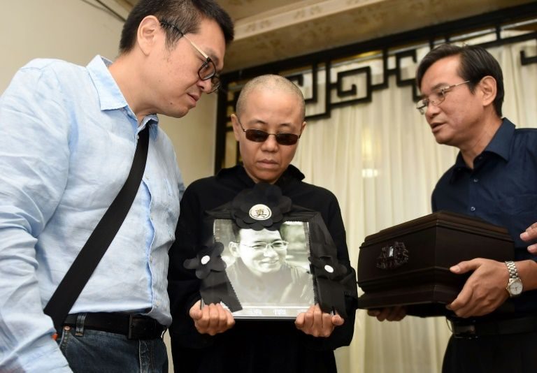 Cinci diplomaţi occidentali, împiedicaţi să intre în locuinţa văduvei fostului disident chinez Liu Xiaobo