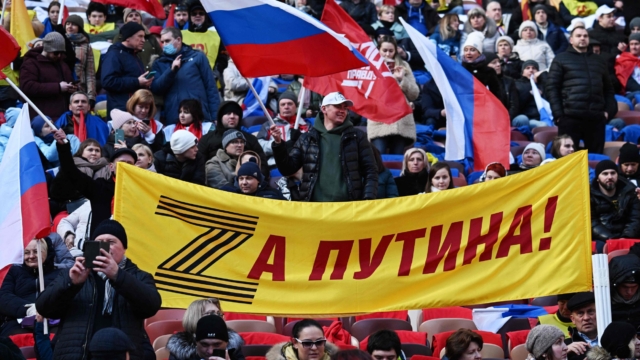 Mii de persoane au sărbătorit pe stadionul Lujniki din Moscova anexarea Crimeei de către Rusia