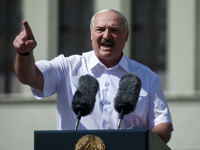 Lukaşenko propune convocarea unui referendum constituţional în ianuarie 2022