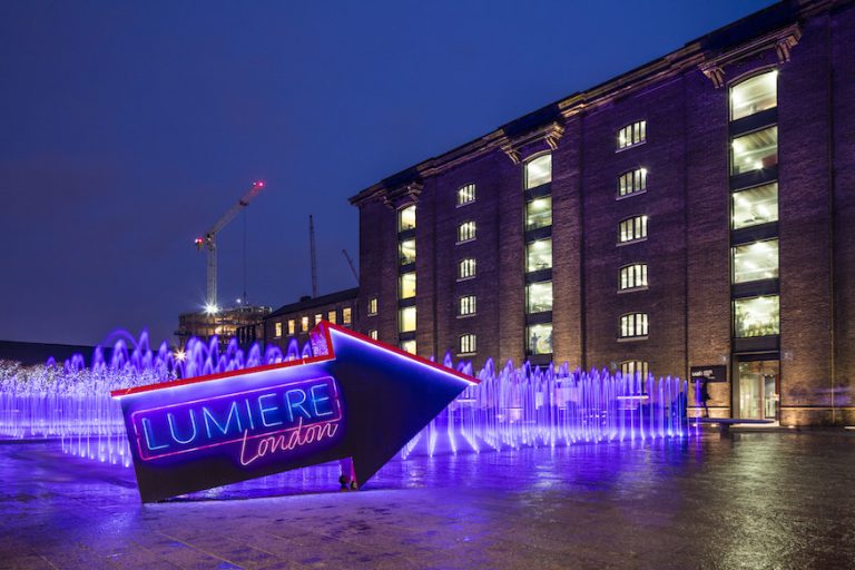 Londra se pregătește cu ocazia celei de-a doua ediţii a festivalul luminilor ”Lumiere London”