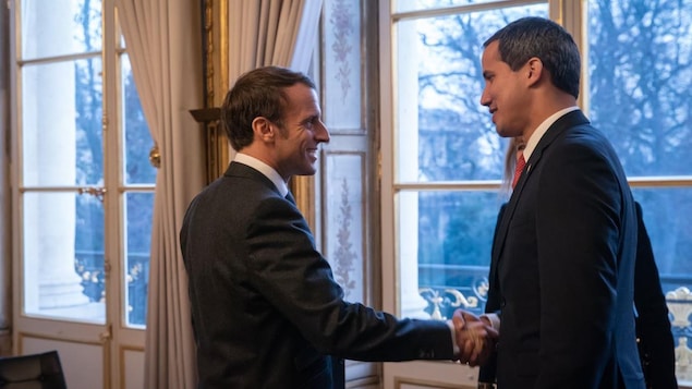 Emmanuel Macron l-a primit pe Juan Guaido la Palatul Elysee