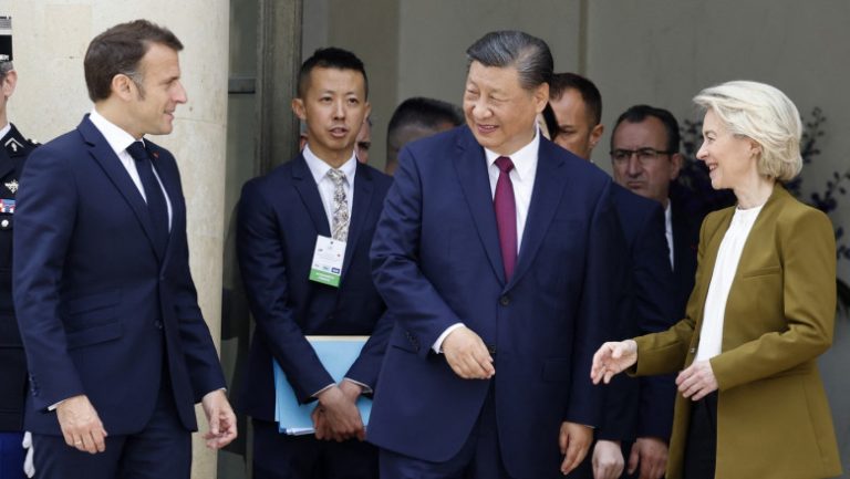 Xi Jinping e în Europa pentru prima oară după cinci ani și s-a întâlnit la Palatul Élysée cu Macron și șefa UE