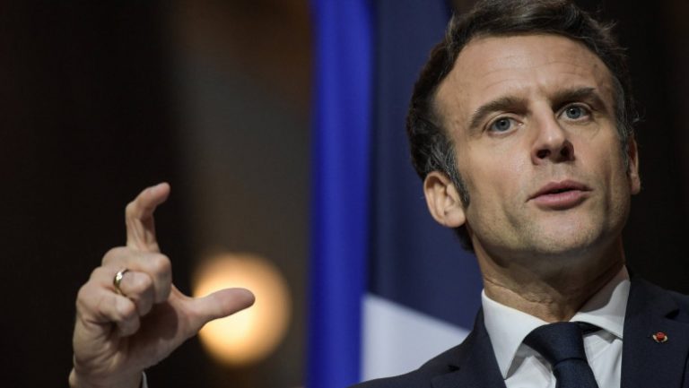 Macron promite să se concentreze asupra schimbărilor climatice, pentru a-i atrage ca noi alegători pe ecologişti