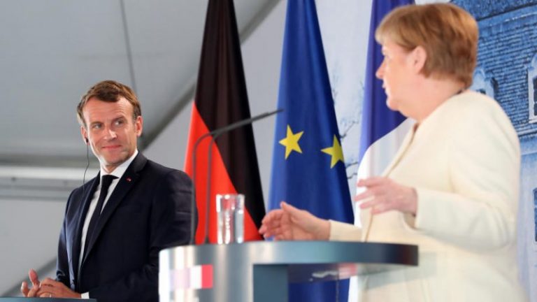 Angela Merkel a discutat telefonic cu Emmanuel Macron despre evacuarea din Afganistan