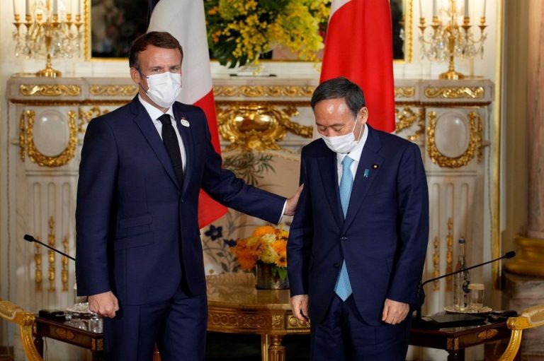 Macron, aflat la Tokyo pentru JO, a avut o întrevedere cu premierul japonez Yoshihide Suga