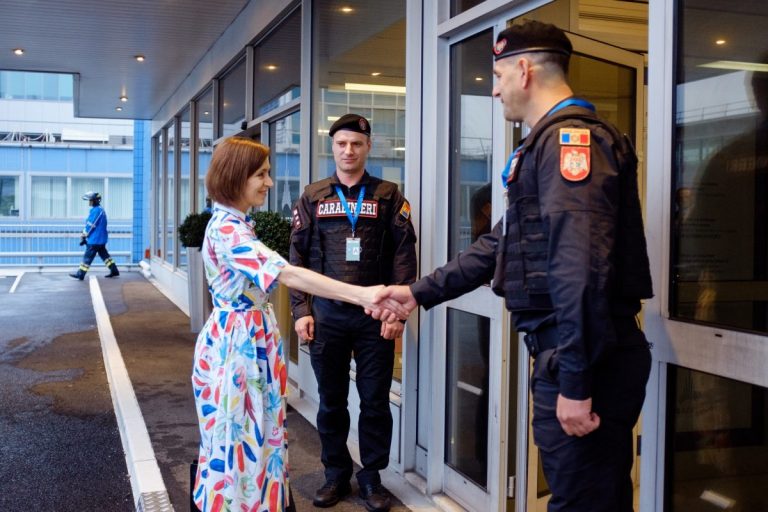 Maia Sandu i-a salutat pe carabinierii din R. Moldova la Paris: ‘I-am felicitat pentru contribuția lor la această sărbătoare mondială a sportului!’