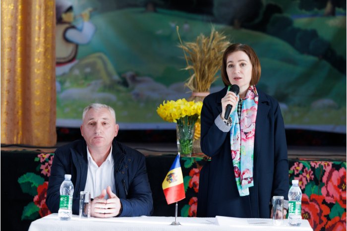 Președintele Maia Sandu a discutat cu locuitori ai satului Taraclia, din Căușeni