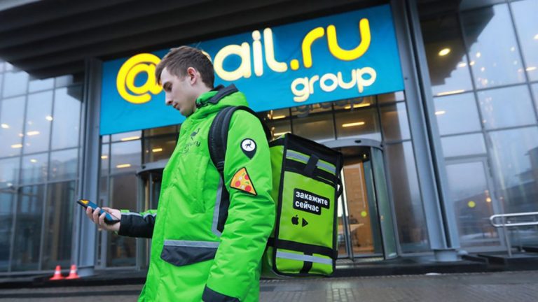 Mail.Ru şi Sberbank investesc un miliard de dolari într-o platformă de taxiuri şi de livrări de mâncare online în Rusia