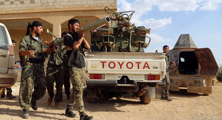 Poliţia militară rusă a început misiunea de patrulare în împrejurimile oraşului sirian Manbij