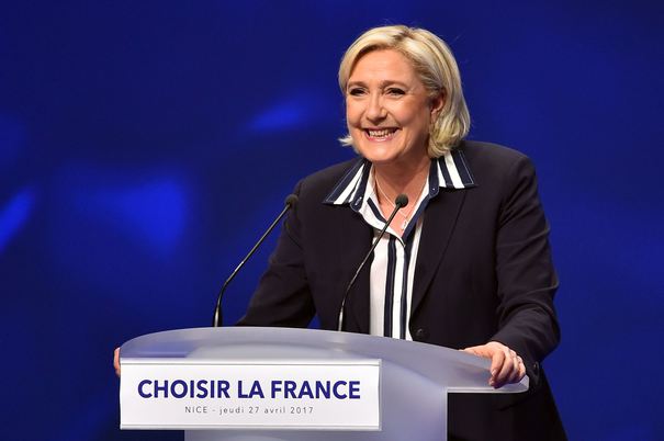 Franța: Partidul Adunarea Naţională a depăşit în sondaje pentru prima dată partidul lui Emmanuel Macron