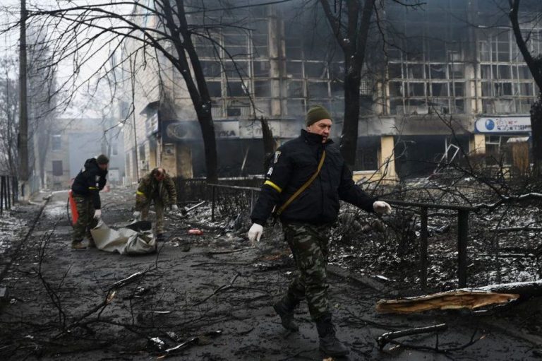 Separatiştii pro-ruşi au întreprins o ofensivă în Mariupol