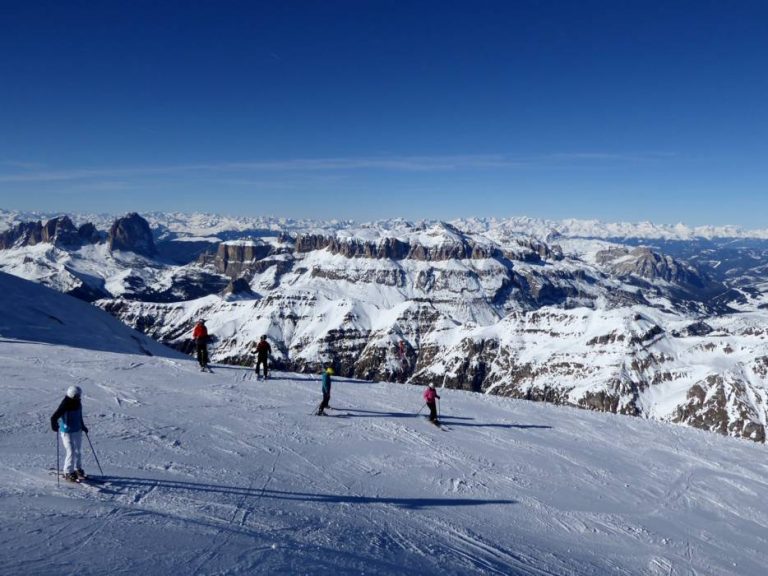 O nouă crevasă s-a format în zona gheţarului italian unde au murit 11 alpinişti
