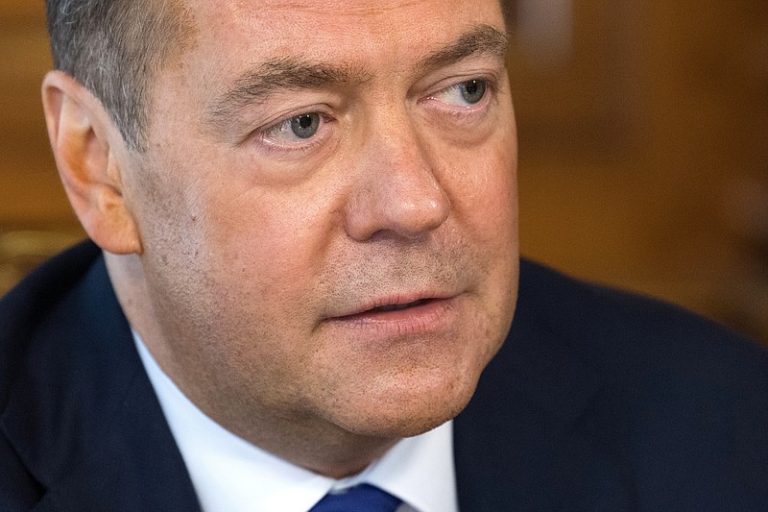Medvedev spune că rezoluţia PE privind aurul românesc este o ‘obrăznicie’
