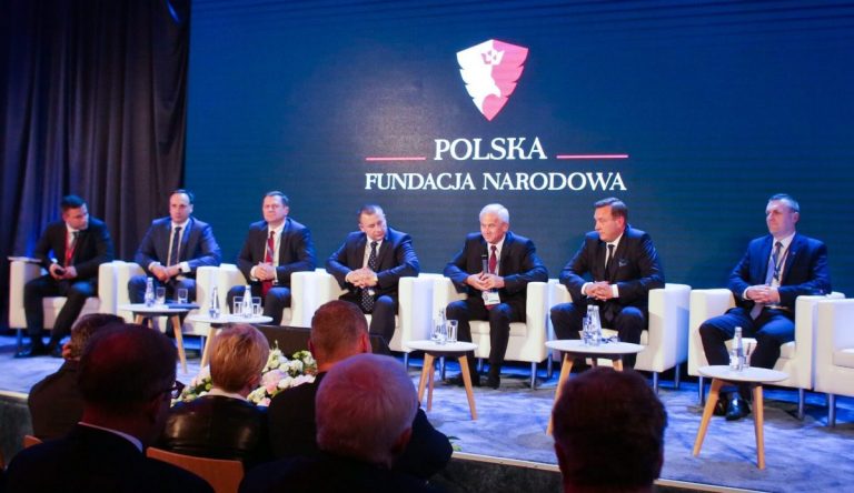 Memorandum de înţelegere cu privire la o strategie pentru regiunea Carpatică semnat la Forumul economic de la Krynica
