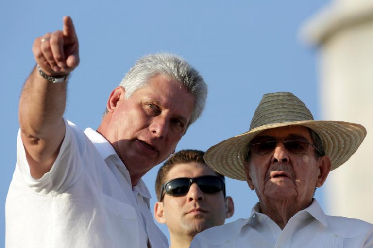 Raul Castro se pregăteşte să predea ştafeta unei noi generaţii la conducerea Cubei