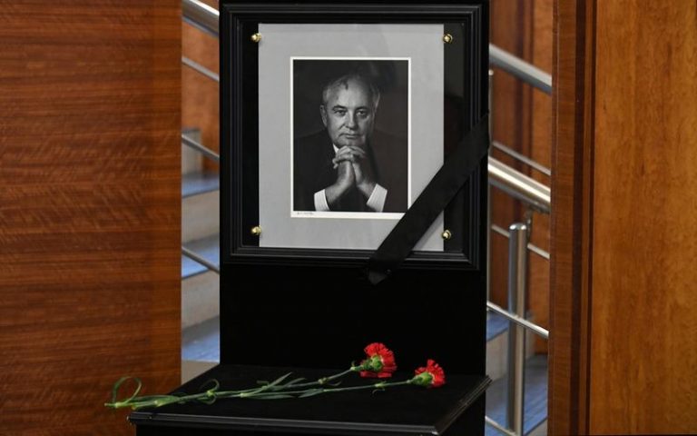 Drapelele vor fi în bernă la Berlin în ziua funeraliilor lui Mihail Gorbaciov
