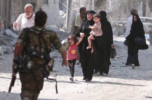 OSDO: Peste 1.800 de femei şi copii cu cetăţenie străină sunt blocaţi în tabere în estul Siriei