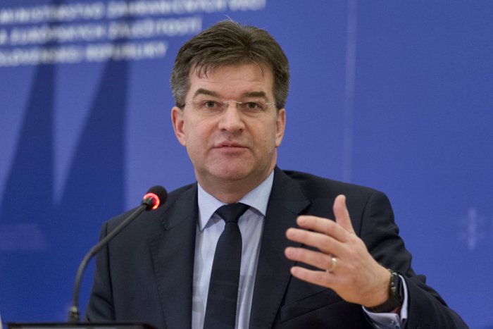 Ministrul de externe slovac renunţă la demisie
